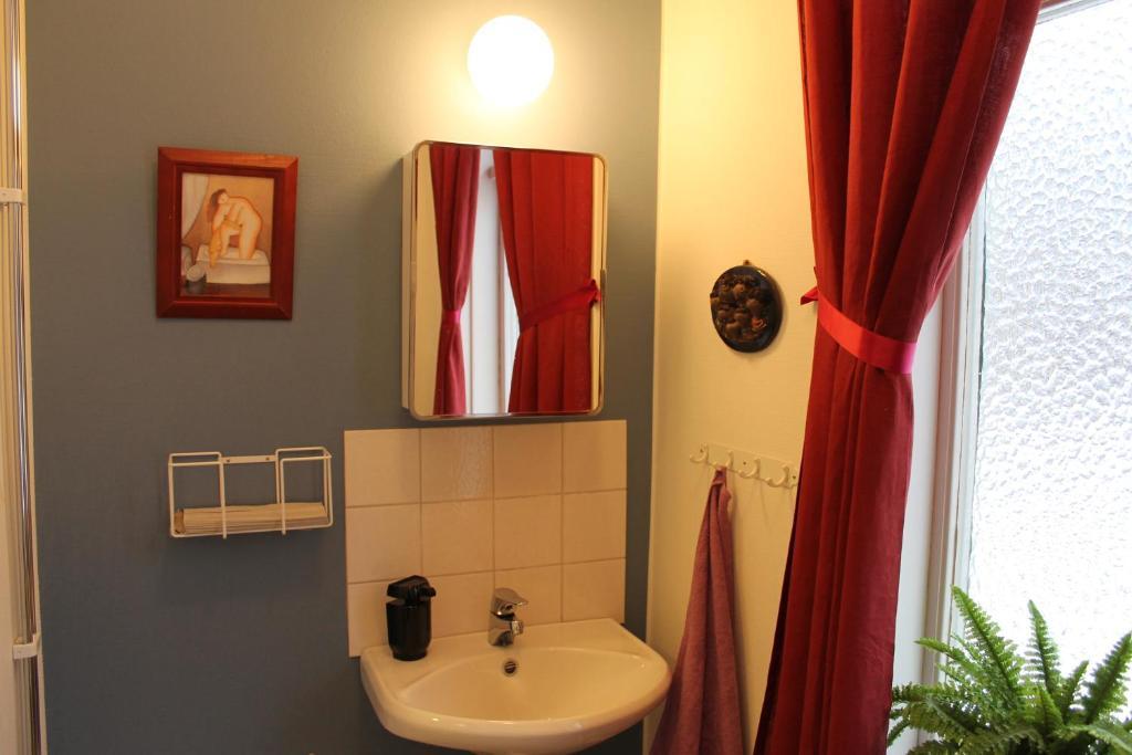 Stationshusets Hotell Och Cafe Köping Εξωτερικό φωτογραφία
