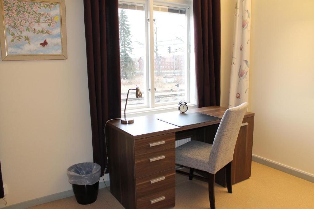 Stationshusets Hotell Och Cafe Köping Δωμάτιο φωτογραφία