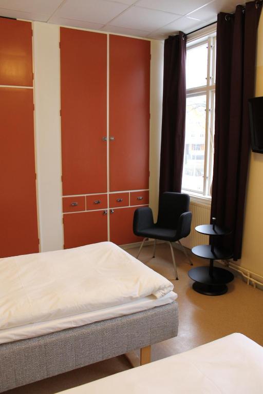 Stationshusets Hotell Och Cafe Köping Δωμάτιο φωτογραφία