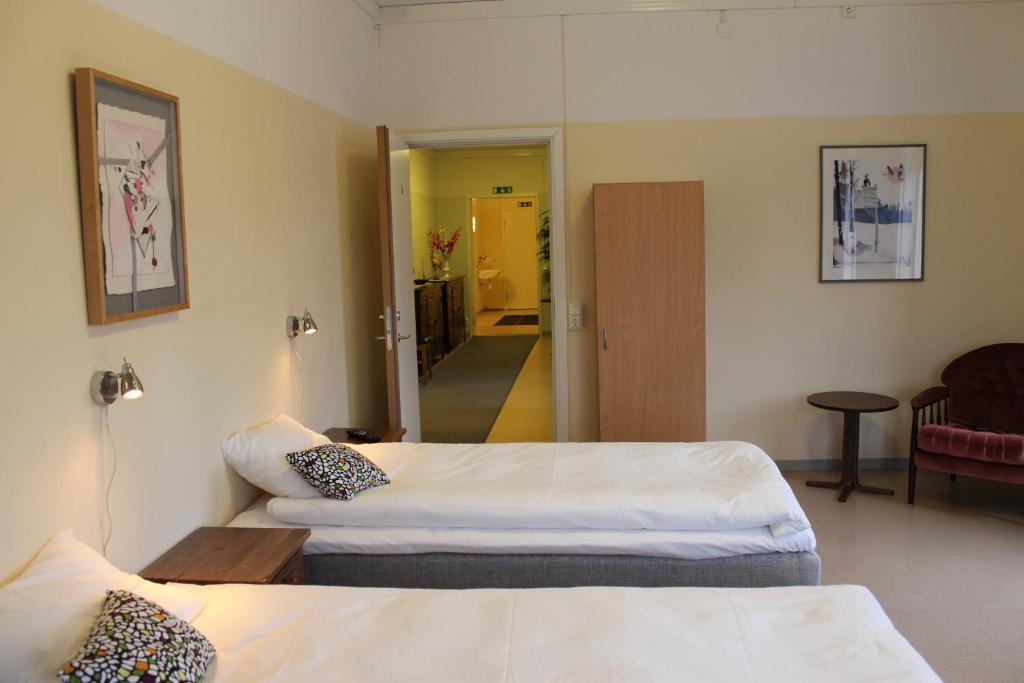Stationshusets Hotell Och Cafe Köping Δωμάτιο φωτογραφία
