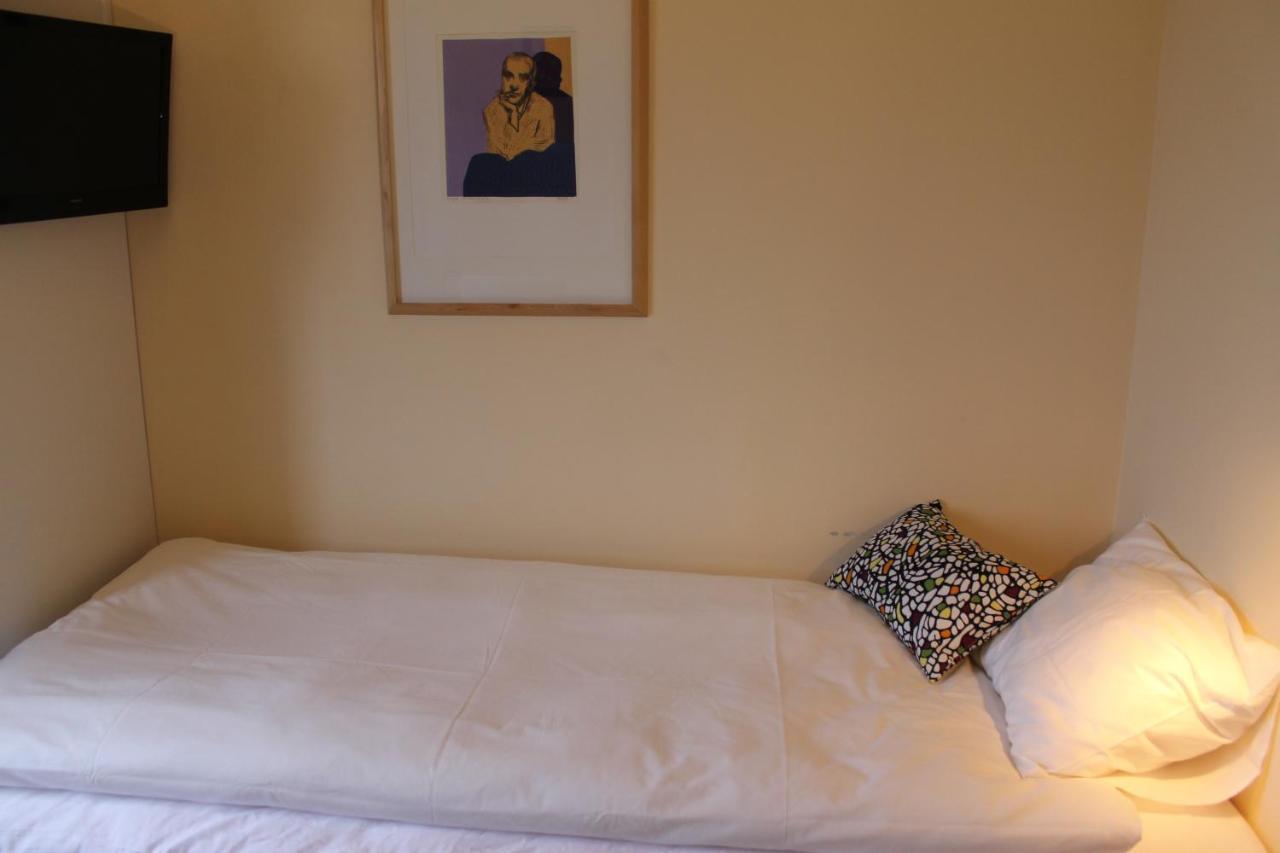 Stationshusets Hotell Och Cafe Köping Δωμάτιο φωτογραφία